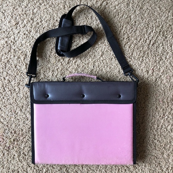 Case-it 13-Pocket Expanding File with Handle and Shoulder Strap - Picture 1 of 7